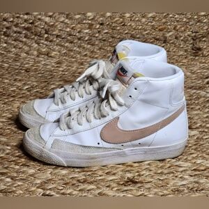 Nike Blazer Mid 77 Leather Trainers UK4/US6.5/E37.5 CZ1055-118 Summit White Pink